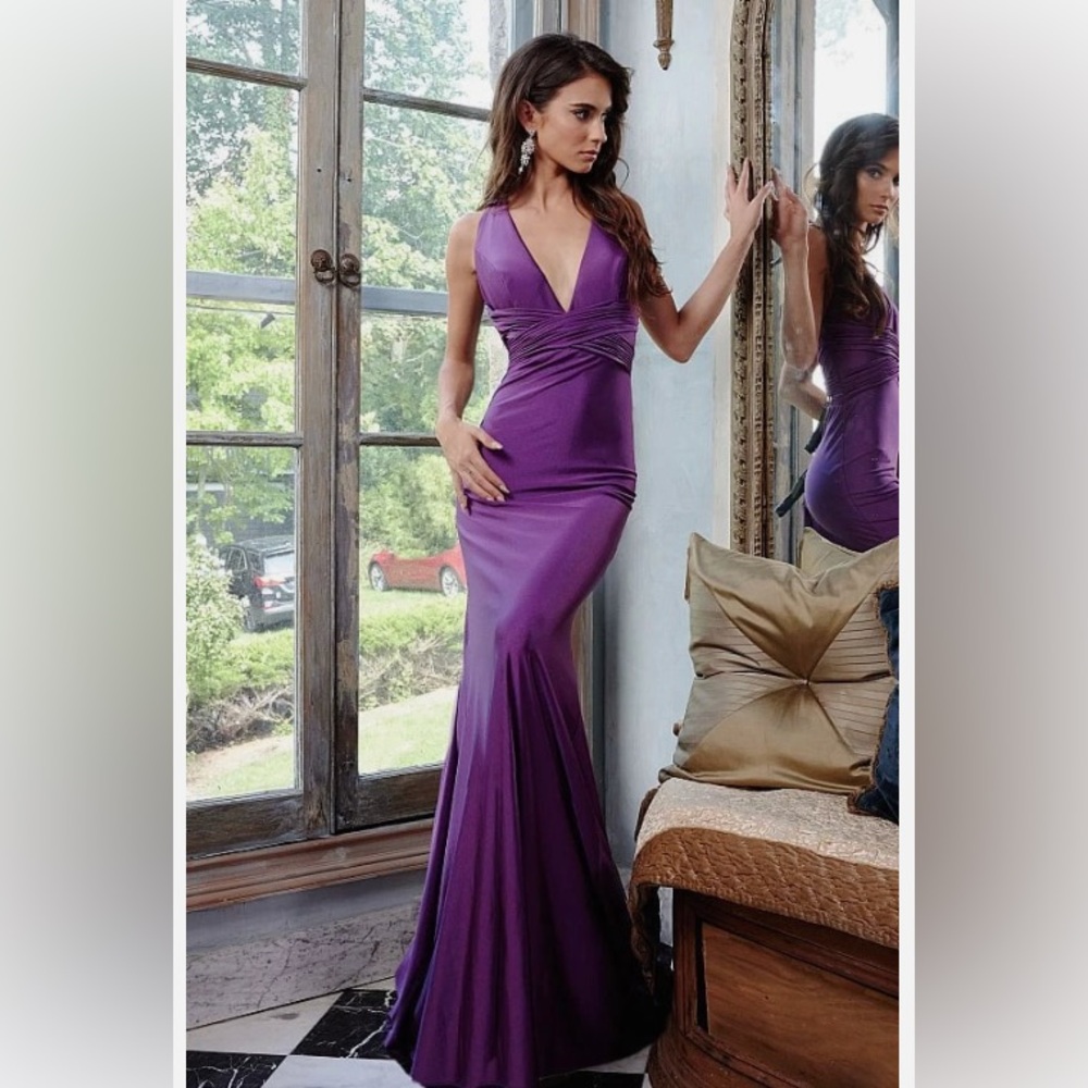 NWOT. Jovani gown size 6.
